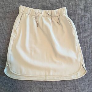 Lululemon Lightweight Skirt - Size 8